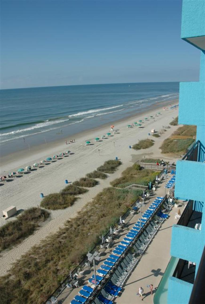 Looking Left And Right From The 10th Floor Of The LandMark - Photo courtesy of Bob & Bernie Grier.