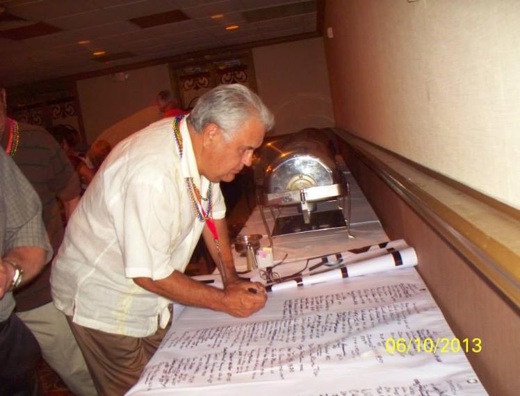Signing The 71st Banner   Photo courtesy of Gonzalo & Veronica Contreras
