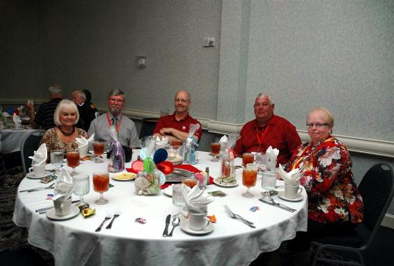 Linda - Gary - Dan - Dick - Karon - Photo courtesy of Bob & Bernie Grier.