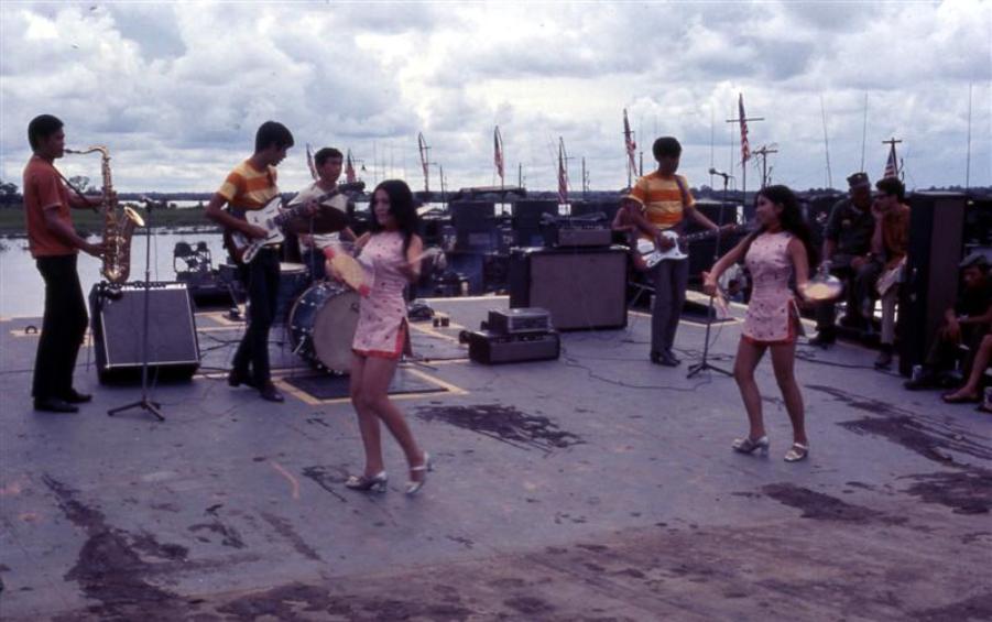 Above And Below - Some Of The Shows At Ben Keo