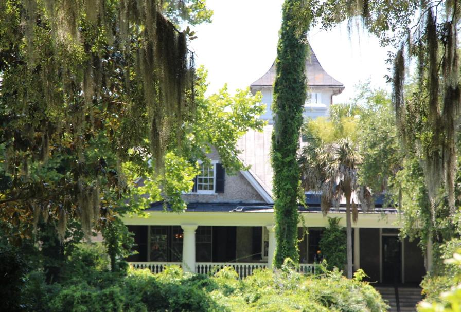 Magnolia Gardens - Photo courtesy of Tom & Lilia Poston.