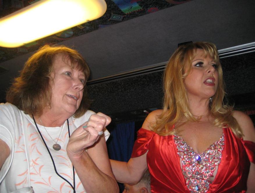 Judith Koziel & Kim Perry Williams - Photo courtesy of Wilfred & Thelma Lam.