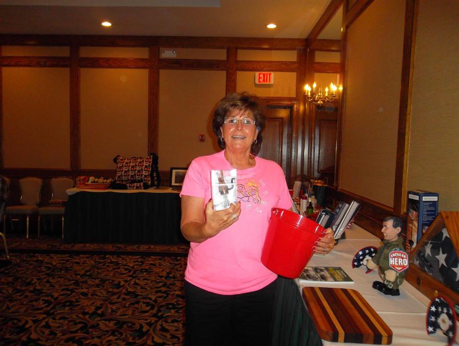 Kay Shook Wins A Duck Call - Photo courtesy of Al & Carol Furtado.