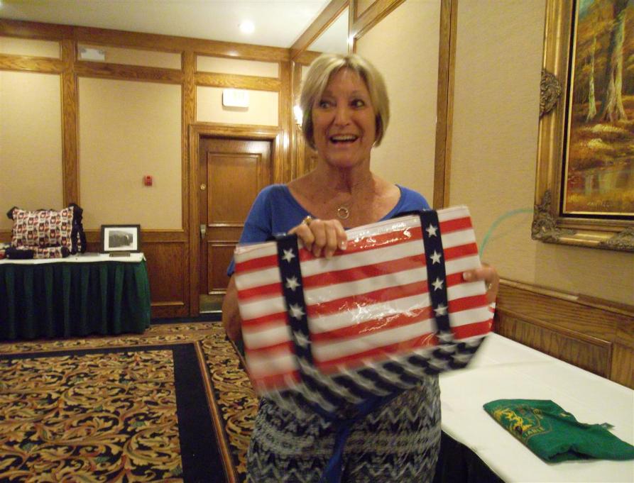 Margaret Irwin Wins A Carry Bag - Photo courtesy of Al & Carol Furtado.